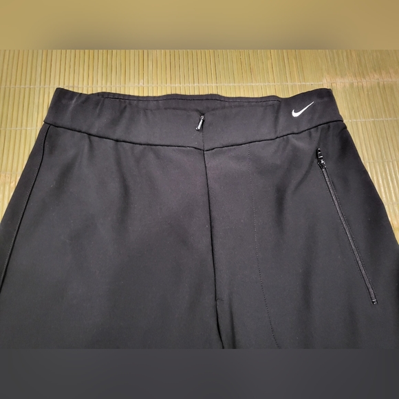 🖤 SOLD ON DEPOP 🖤Nike High Rise Zip Front Small Zip Pocket Straight Pant - Picture 4 of 10